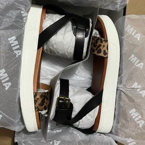 MIA Shoes "8.5M" and 7.5M